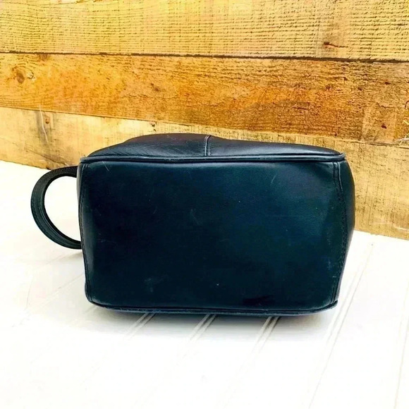 Vintage 90’s Y2K Navy Fossil Leather Drawstring Purse - Picture 4 of 8